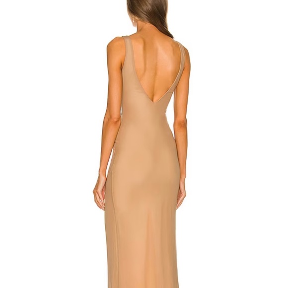 Beautiful Nude Maxi - Picture 3 of 3